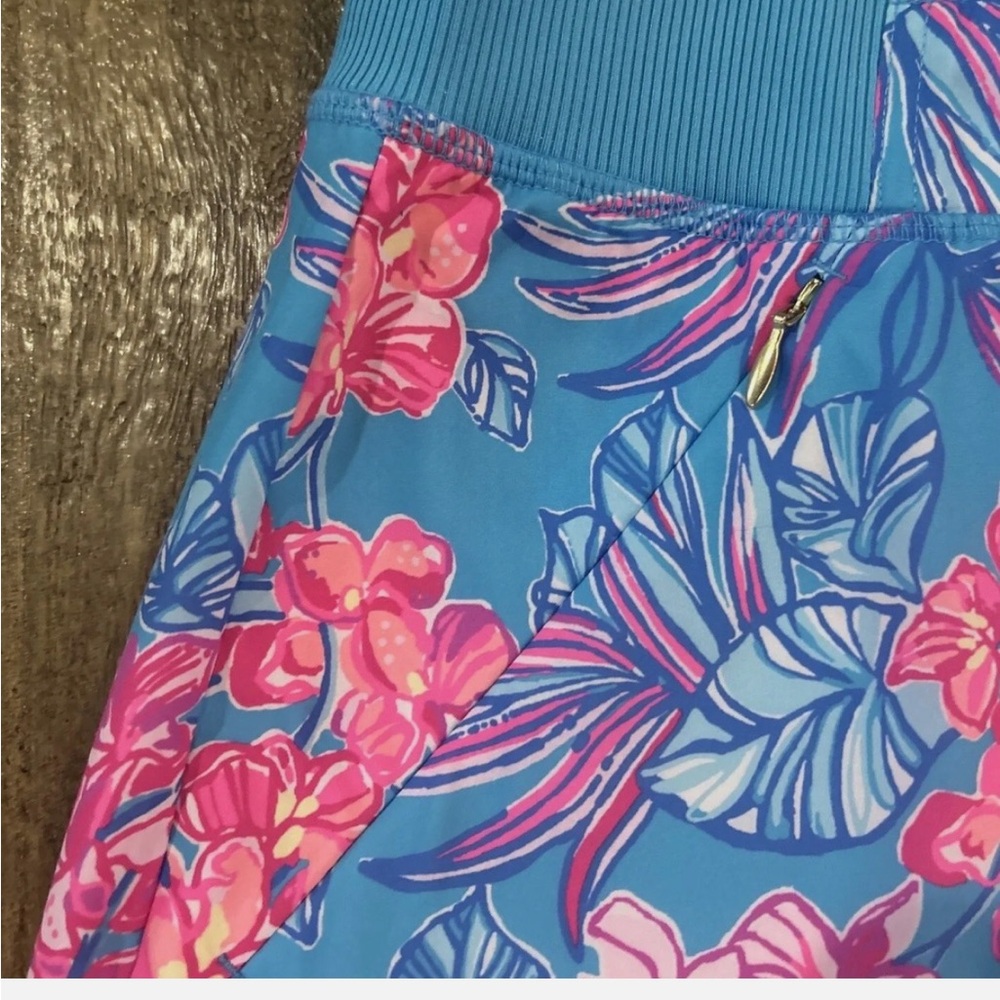 🦩🩷💙 NWT Lilly Pulitzer Luxletic Fara Skort
In Orchid Oasis Size XL - Picture 8 of 16
